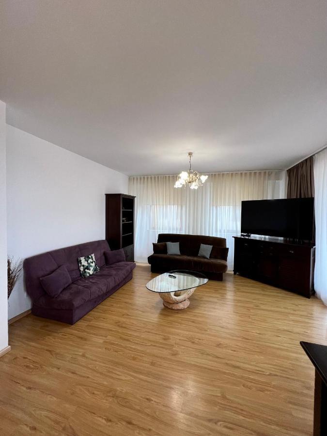 #3 Coroni Seasons Apartment
